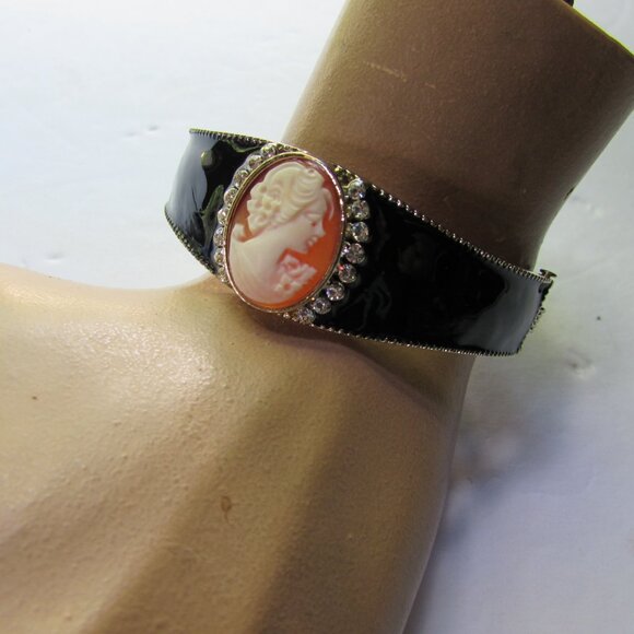 Dazzling Cameo Jewelry Set Amadeo NYC for HSN - Picture 6 of 16